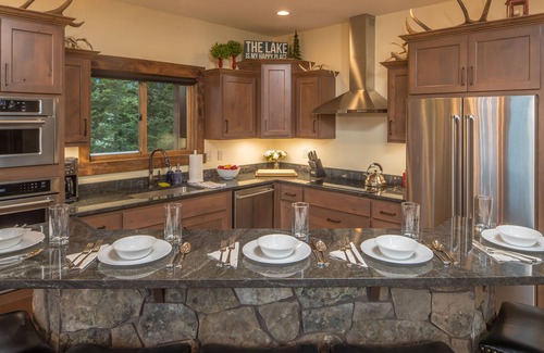 Island Park Cabin | Soaring Eagle Lodge is Spacious with Stunning Views