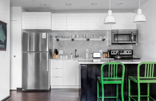Rutledge Hill House | SoBro Guest House #24 by AvantStay | 2 Blocks to Broadway + Local Art + Parking
