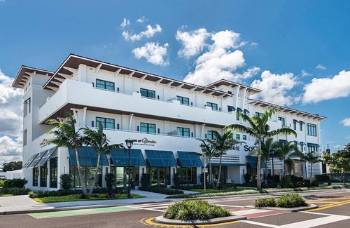 Old Naples Condo | SOCE FLATS 205 - Brand New Olde Naples Condo Steps to 5th Ave S!