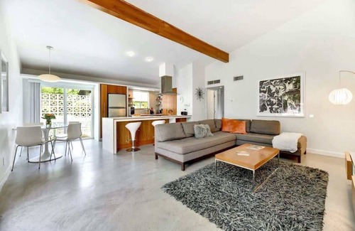 South River City House | SoCo Getaway | Mid-Century Style & Pet-Friendly