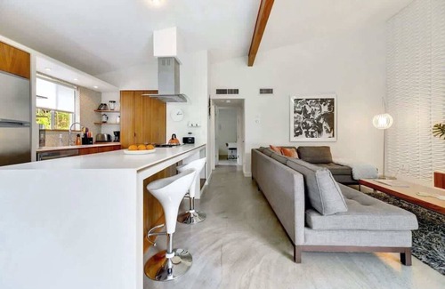 South River City House | SoCo Getaway | Mid-Century Style & Pet-Friendly