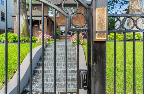 Oak Lawn Apartment | SoCozyBlue Suite Oak Lawn/Uptown