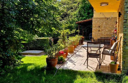 Farkasvolgy Apartment | Sofia Apartment Kázmér