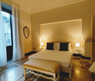 Catania City Centre House | Sofia Katane Gemmellaro