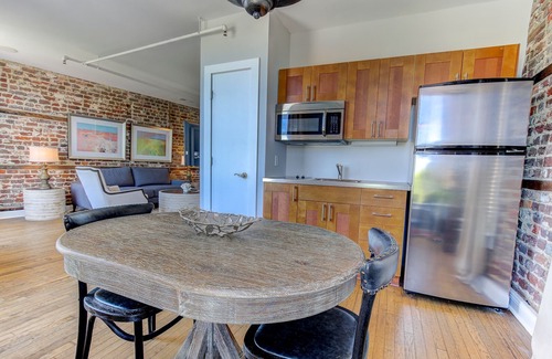 Charleston Historic District Condo | Soho Suite-Where Luxury & Location Meet