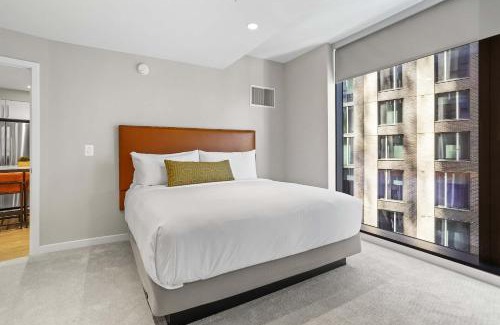 North Rosslyn Apartment | Sojourn Rosslyn Gym Pool Rooftop & Free Parking