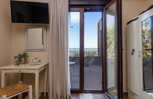 Chromonastiri Villa | "Sokaki" villa, charming rustic 4 bedroom villa .
