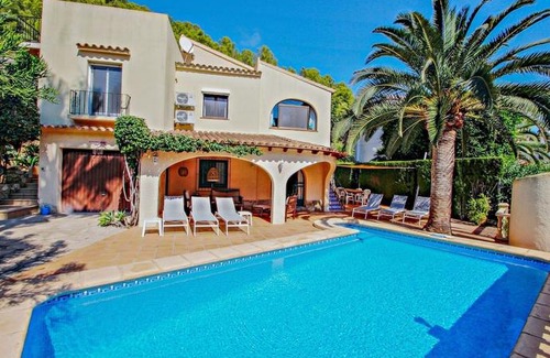 Benissa Coast Villa | Sola - pretty holiday property with garden and private pool in Benissa