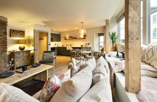 Totnes House | Solace