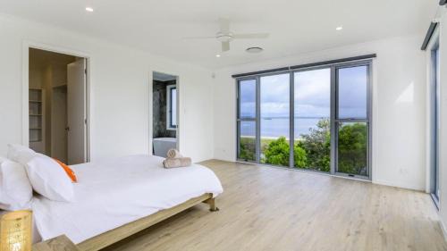 Banksia Beach House | Solander Sanctuary By The Water