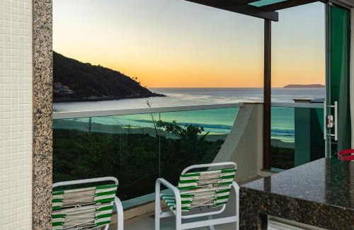 Quatro Ilhas Apartment | Solar das Ilhas 303 – Linda Cobertura Duplex com Piscina Privativa e Vista Panorâmica para o Mar de Quatro Ilhas.
