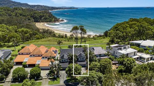 Mid North Coast Waterfront House | Solara - Sleeps 8, Beach, Walk To Resorts, Views