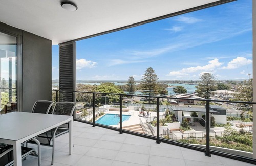 Forster Apartment | Solaris 610 overlooking the lake.