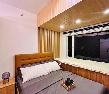 Las Pinas Apartment | SolAzur Staycation SMDC South Residences Las Piñas with 100MBPS Wifi &NETFLIX &BAR STATION &CITY LIGHTS VIEW