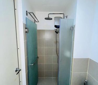 Las Pinas Apartment | SolAzur Staycation SMDC South Residences Las Piñas with 100MBPS Wifi &NETFLIX &BAR STATION &CITY LIGHTS VIEW