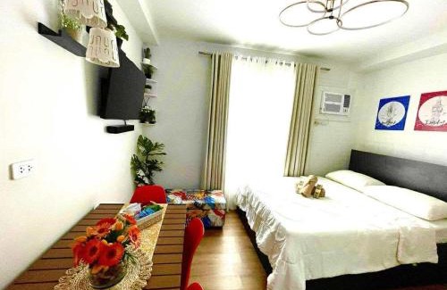Poblacion District Apartment | Solea Tropical Suite