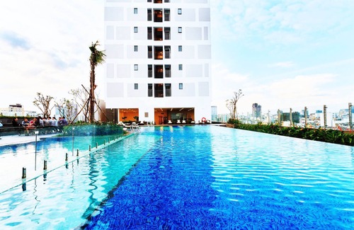 District 4 Apartment | Soleil Saigon ☁ Rooftop Pool Apt In The Center ♫