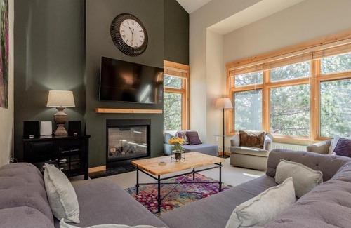 Mammoth Lakes House | Solstice 24