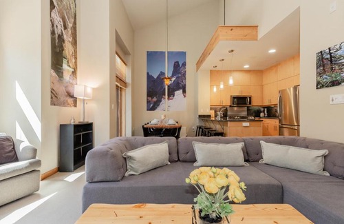 Mammoth Lakes House | Solstice 24