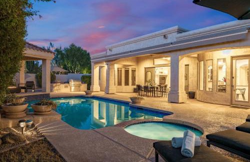 Sonoran Hills House | Solstice by AvantStay Contemporary Oasis w Pool Spa Bar in Gated Community