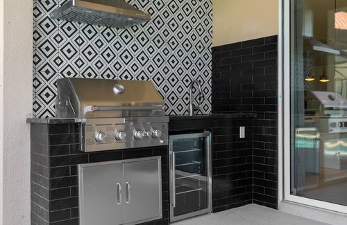 Briargrove House | Solterra Sleep 36 Theater,GRoom,Summer Kitchen,Virtual Reality System, Waterpark