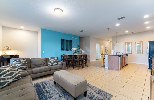 Loughman House | Solterra Sunshine Villa townhome with private pool in a resort setting.