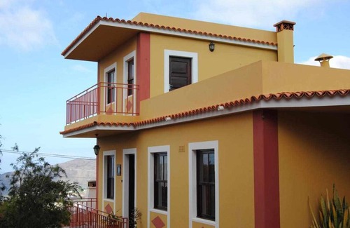 El Paso House | Sombrero Pico 9 E