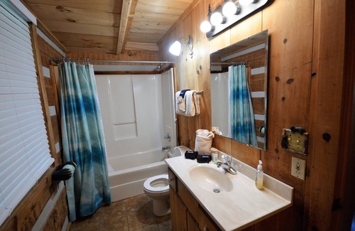 Gatlinburg - Pigeon Forge Cabin | Somewhere in Time cabin with Mountain Views