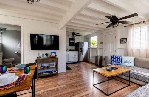 Hilo House | Somewhere over the Rainbow Loft with AC Hilo