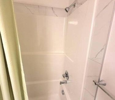 Southeast Calgary Apartment | Somy Suite - Cozy 2bedrom with two queens bed and free street parking