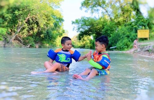 Fentress House | Son's River Ranch Glamping Cabin #1 Rare Find! Glamping on the Gorgeous San Marcos River!