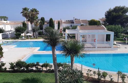 Son Xoriguer Apartment | Son Xoriguer appartement calme, mer, piscines.Son Xoriguer quiet apartment, sea, swimming pools.