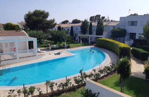 Son Xoriguer Apartment | Son Xoriguer appartement calme, mer, piscines.Son Xoriguer quiet apartment, sea, swimming pools.