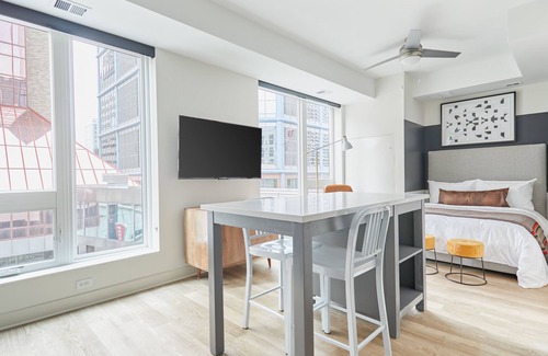 Downtown Minneapolis Apartment | Sonder at Sora | Studio Apartment