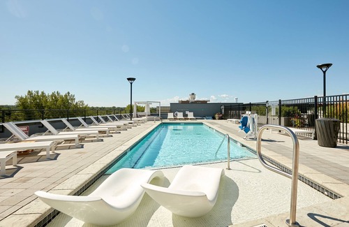 University Park Apartment | Sonder at University Park | Studio Apartment