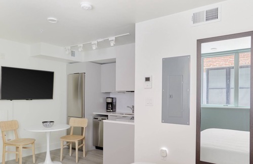 Navy Yard Apartment | Sonder Callisto | Studio Apartment
