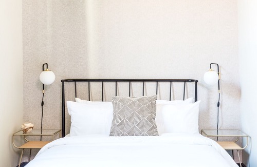Hayes Valley Apartment | Sonder | Hayes Valley | Airy Double Room + Lounge