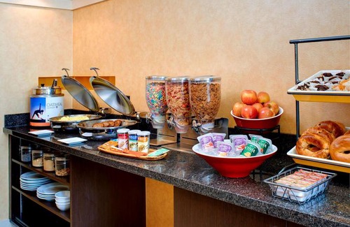 Warren Hotel | Sonesta ES Suites Detroit Warren