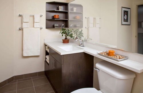 Waukegan Hotel | Sonesta Simply Suites Chicago Waukegan