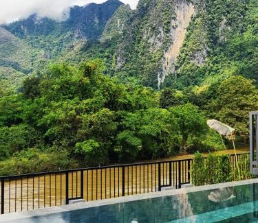 Vang Vieng Hotel | Song View Pool Villa