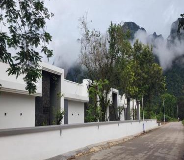 Vang Vieng Hotel | Song View Pool Villa