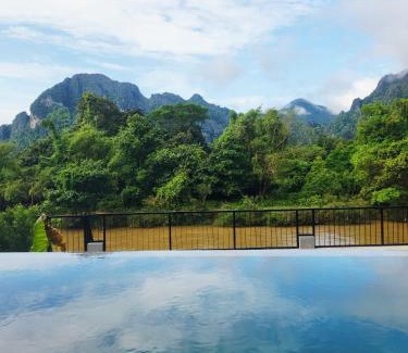 Vang Vieng Hotel | Song View Pool Villa