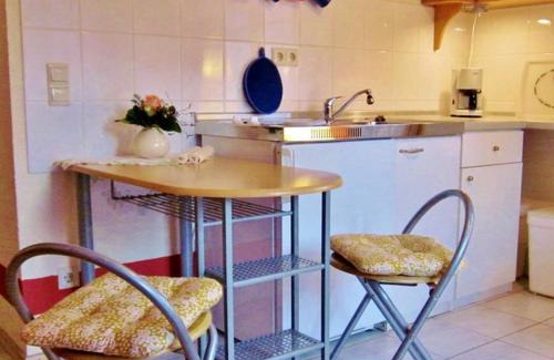 Thiessow Apartment | Sonnige FeWo in Klein Zicker nur