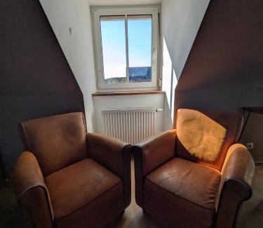 Munchen District Apartment | sonniges Dachgeschoss am münchner Stadtrand
