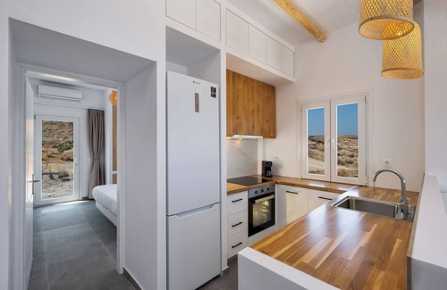 Kamari Apartment | Sonus Mare Santorini