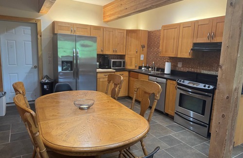 Carrabassett Valley Apartment | Soothing 3-bedroom apartment in Carrabassett Valley ten minutes to Sugarloaf