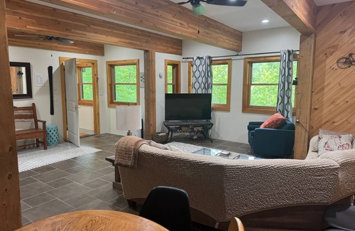 Carrabassett Valley Apartment | Soothing 3-bedroom apartment in Carrabassett Valley ten minutes to Sugarloaf