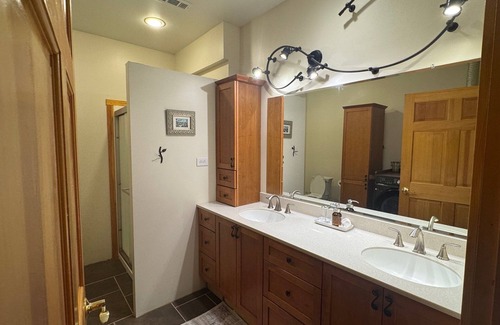 Carrabassett Valley Apartment | Soothing 3-bedroom apartment in Carrabassett Valley ten minutes to Sugarloaf