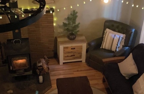 Oregon Water Wonderland House | Soothing 3-bedroom cabin style house with WiFi in Bend