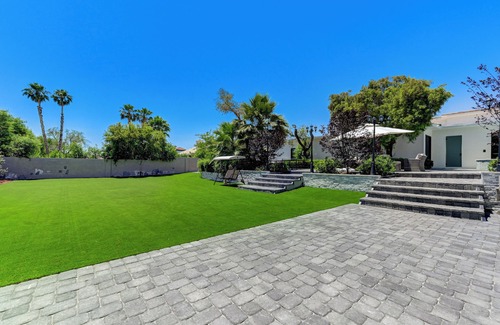 Las Vegas House | Soothing 6-bedroom house with Pool in vibrant Las Vegas